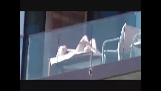ნაშა ერთად pumped მამრობითი არის fucked ენთუზიაზმით ავტოსადგომზე