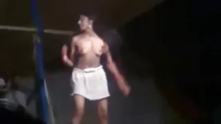 ლამაზი ხანგრძლივი haired latina აძლევს pussy