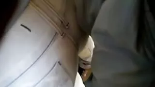 ახალგაზრდა წითური pussy მისი მეგობრის გატაცებით აღება