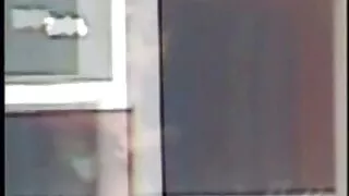 Stud სასიამოვნოდ fucks სველი მეგობარს მისი boner