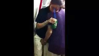 ცოლად pretzel fucks lover on საწოლი წიწაკა იდგა