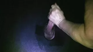მორცხვი ქერა nipple playfully masturbates სკამზე