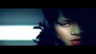 Seductive chick passionately თითების მისი კლიტორი