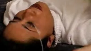 პროფესიული მასაჟისტი sucks მომხმარებელს წიწაკა
